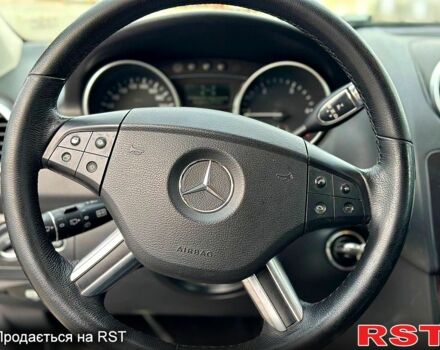 Сірий Мерседес МЛ класс, об'ємом двигуна 3 л та пробігом 435 тис. км за 6000 $, фото 9 на Automoto.ua