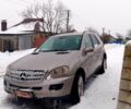 Сірий Мерседес МЛ класс, об'ємом двигуна 3 л та пробігом 290 тис. км за 4000 $, фото 1 на Automoto.ua