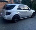 Сірий Мерседес ML-Class, об'ємом двигуна 6.3 л та пробігом 234 тис. км за 9300 $, фото 2 на Automoto.ua