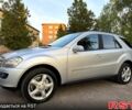 Сірий Мерседес МЛ класс, об'ємом двигуна 3 л та пробігом 260 тис. км за 10900 $, фото 1 на Automoto.ua