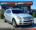 Сірий Мерседес МЛ класс, об'ємом двигуна 5.5 л та пробігом 280 тис. км за 8600 $, фото 1 на Automoto.ua
