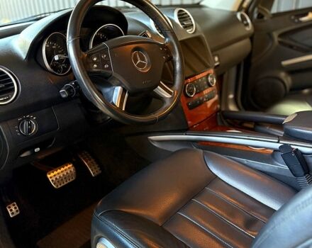 Сірий Мерседес МЛ класс, об'ємом двигуна 3 л та пробігом 261 тис. км за 15500 $, фото 7 на Automoto.ua