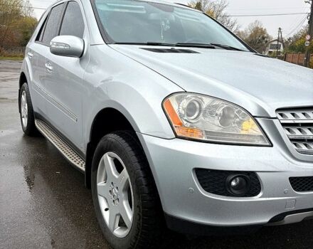 Сірий Мерседес МЛ класс, об'ємом двигуна 3 л та пробігом 261 тис. км за 15500 $, фото 1 на Automoto.ua