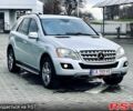 Сірий Мерседес МЛ класс, об'ємом двигуна 3.5 л та пробігом 230 тис. км за 11450 $, фото 1 на Automoto.ua