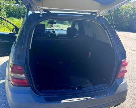 Серый Мерседес МЛ класс, объемом двигателя 3 л и пробегом 250 тыс. км за 6000 $, фото 4 на Automoto.ua