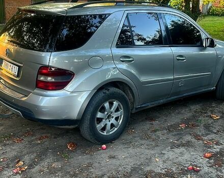 Сірий Мерседес МЛ класс, об'ємом двигуна 3.2 л та пробігом 222 тис. км за 5300 $, фото 4 на Automoto.ua