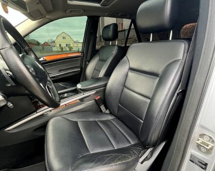 Серый Мерседес МЛ класс, объемом двигателя 3.5 л и пробегом 248 тыс. км за 10599 $, фото 10 на Automoto.ua