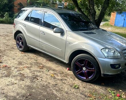 Сірий Мерседес МЛ класс, об'ємом двигуна 3.2 л та пробігом 222 тис. км за 5300 $, фото 2 на Automoto.ua