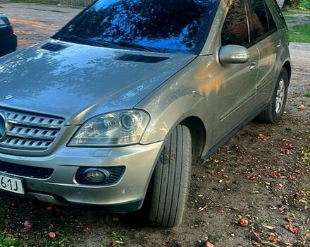 Сірий Мерседес МЛ класс, об'ємом двигуна 3.2 л та пробігом 222 тис. км за 5300 $, фото 3 на Automoto.ua