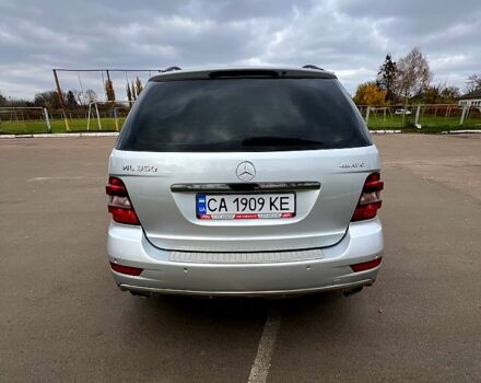 Серый Мерседес МЛ класс, объемом двигателя 3.5 л и пробегом 248 тыс. км за 10599 $, фото 7 на Automoto.ua