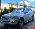 Сірий Мерседес МЛ класс, об'ємом двигуна 3.5 л та пробігом 220 тис. км за 13500 $, фото 1 на Automoto.ua