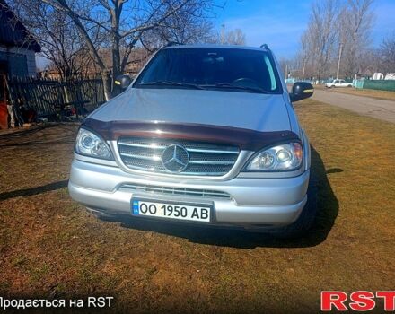 Сірий Мерседес ML-Class, об'ємом двигуна 3.2 л та пробігом 213 тис. км за 6000 $, фото 1 на Automoto.ua
