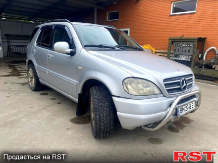 Мерседес МЛ класс 1999 в Ромнах на Automoto.ua Серый Мерседес МЛ класс, объемом двигателя 3.2 л и пробегом 300 тыс. км за 5500 $, фото 1 на Automoto.ua