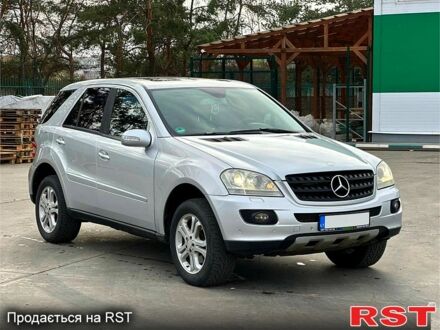 Сірий Мерседес МЛ класс, об'ємом двигуна 3 л та пробігом 435 тис. км за 6000 $, фото 1 на Automoto.ua