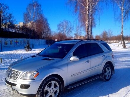 Мерседес МЛ класс 2007 в Конотопе на Automoto.ua Серый Мерседес МЛ класс, объемом двигателя 3 л и пробегом 140 тыс. км за 13500 $, фото 1 на Automoto.ua