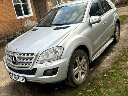 Сірий Мерседес МЛ класс, об'ємом двигуна 3.5 л та пробігом 220 тис. км за 8500 $, фото 1 на Automoto.ua