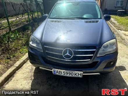 Мерседес ML-Class 2010 у Вінниці на Automoto.ua Сірий Мерседес ML-Class, об'ємом двигуна 3 л та пробігом 217 тис. км за 13000 $, фото 1 на Automoto.ua