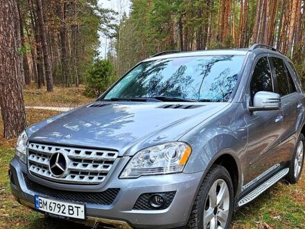 Мерседес МЛ класс 2010 в Сумах на Automoto.ua Серый Мерседес МЛ класс, объемом двигателя 3 л и пробегом 131 тыс. км за 17555 $, фото 1 на Automoto.ua