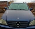 Синій Мерседес ML-Class, об'ємом двигуна 30 л та пробігом 335 тис. км за 4500 $, фото 1 на Automoto.ua