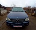 Синій Мерседес ML-Class, об'ємом двигуна 30 л та пробігом 335 тис. км за 4500 $, фото 1 на Automoto.ua