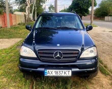 Синій Мерседес МЛ класс, об'ємом двигуна 3.2 л та пробігом 319 тис. км за 5300 $, фото 7 на Automoto.ua