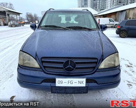 Синій Мерседес МЛ класс, об'ємом двигуна 2.7 л та пробігом 278 тис. км за 3700 $, фото 3 на Automoto.ua