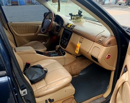 Синий Мерседес МЛ класс, объемом двигателя 2.7 л и пробегом 400 тыс. км за 4100 $, фото 3 на Automoto.ua