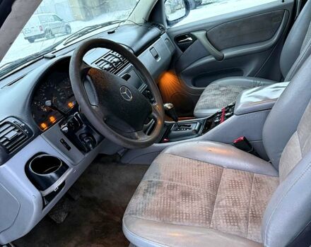 Синій Мерседес МЛ класс, об'ємом двигуна 2.7 л та пробігом 278 тис. км за 3700 $, фото 7 на Automoto.ua