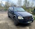 Синій Мерседес МЛ класс, об'ємом двигуна 2.7 л та пробігом 370 тис. км за 2000 $, фото 1 на Automoto.ua