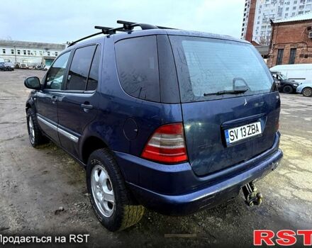 Синий Мерседес МЛ класс, объемом двигателя 2.7 л и пробегом 243 тыс. км за 3600 $, фото 2 на Automoto.ua