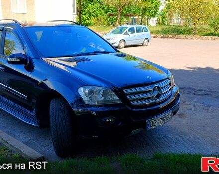 Синій Мерседес МЛ класс, об'ємом двигуна 3 л та пробігом 260 тис. км за 14600 $, фото 2 на Automoto.ua