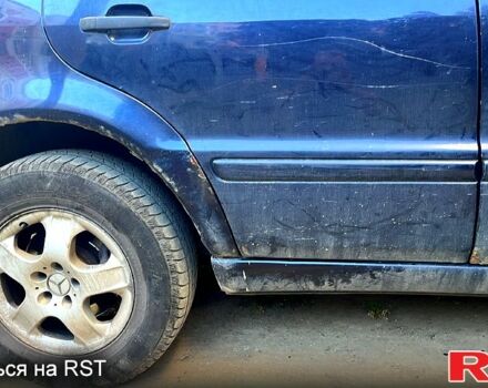 Синий Мерседес МЛ класс, объемом двигателя 2.7 л и пробегом 0 тыс. км за 5500 $, фото 2 на Automoto.ua