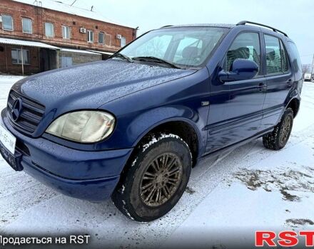 Синій Мерседес МЛ класс, об'ємом двигуна 2.7 л та пробігом 278 тис. км за 3700 $, фото 1 на Automoto.ua