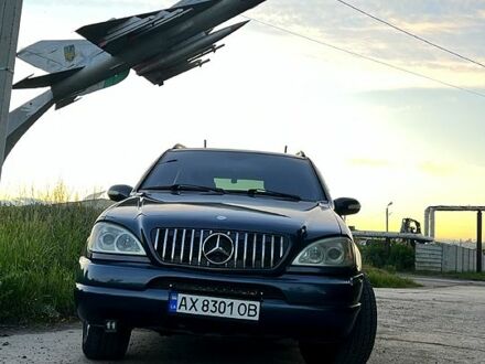 Синій Мерседес МЛ класс, об'ємом двигуна 4 л та пробігом 424 тис. км за 7000 $, фото 1 на Automoto.ua