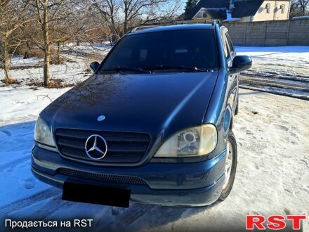 Синій Мерседес МЛ класс, об'ємом двигуна 2.3 л та пробігом 290 тис. км за 6500 $, фото 1 на Automoto.ua