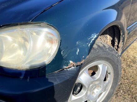 Зелений Мерседес МЛ класс, об'ємом двигуна 2.7 л та пробігом 356 тис. км за 3800 $, фото 1 на Automoto.ua