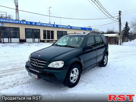 Зелений Мерседес МЛ класс, об'ємом двигуна 2.7 л та пробігом 300 тис. км за 3450 $, фото 1 на Automoto.ua