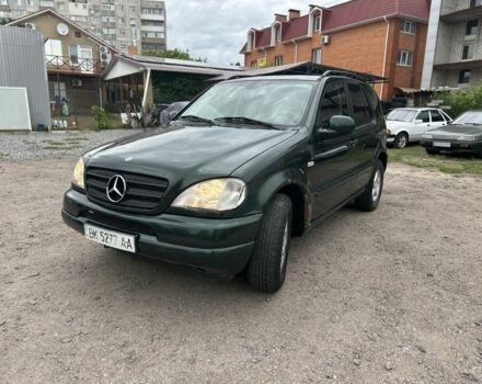 Білий Мерседес МЛ, об'ємом двигуна 4 л та пробігом 300 тис. км за 4500 $, фото 2 на Automoto.ua