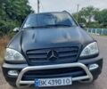 Білий Мерседес МЛ, об'ємом двигуна 2.7 л та пробігом 400 тис. км за 5300 $, фото 1 на Automoto.ua