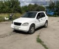 Белый Мерседес МЛ, объемом двигателя 2.7 л и пробегом 111 тыс. км за 4400 $, фото 1 на Automoto.ua