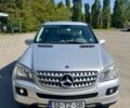 Белый Мерседес МЛ, объемом двигателя 3 л и пробегом 340 тыс. км за 5500 $, фото 1 на Automoto.ua
