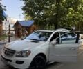 Белый Мерседес МЛ, объемом двигателя 3.5 л и пробегом 217 тыс. км за 11000 $, фото 1 на Automoto.ua