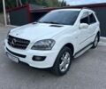 Білий Мерседес МЛ, об'ємом двигуна 3.5 л та пробігом 245 тис. км за 10500 $, фото 11 на Automoto.ua