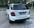 Білий Мерседес МЛ, об'ємом двигуна 3.5 л та пробігом 245 тис. км за 10500 $, фото 9 на Automoto.ua