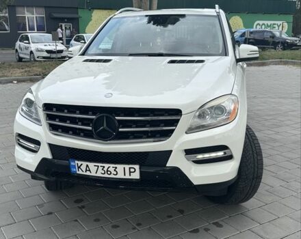 Белый Мерседес МЛ, объемом двигателя 3 л и пробегом 254 тыс. км за 17900 $, фото 1 на Automoto.ua