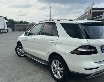 Белый Мерседес МЛ, объемом двигателя 3 л и пробегом 254 тыс. км за 17900 $, фото 4 на Automoto.ua