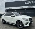 Белый Мерседес МЛ, объемом двигателя 0 л и пробегом 200 тыс. км за 25500 $, фото 1 на Automoto.ua