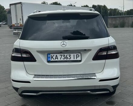 Белый Мерседес МЛ, объемом двигателя 3 л и пробегом 254 тыс. км за 17900 $, фото 3 на Automoto.ua
