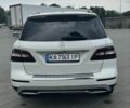 Белый Мерседес МЛ, объемом двигателя 3 л и пробегом 254 тыс. км за 17900 $, фото 3 на Automoto.ua