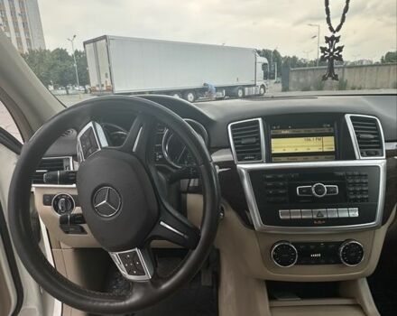 Белый Мерседес МЛ, объемом двигателя 3 л и пробегом 254 тыс. км за 17900 $, фото 10 на Automoto.ua